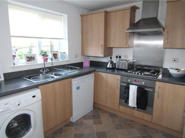 2 bedroom semi detached house to rent