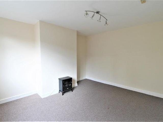 2 bedroom semi detached house to rent