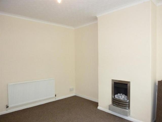 2 bedroom semi detached house to rent