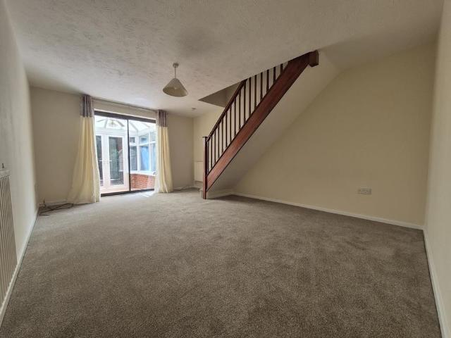 2 bedroom semi detached house to rent