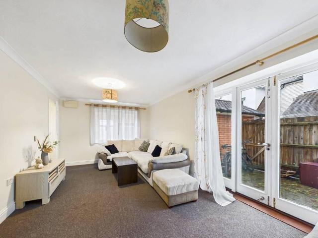 2 bedroom semi detached house to rent