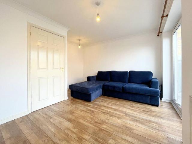 2 bedroom semi detached house to rent