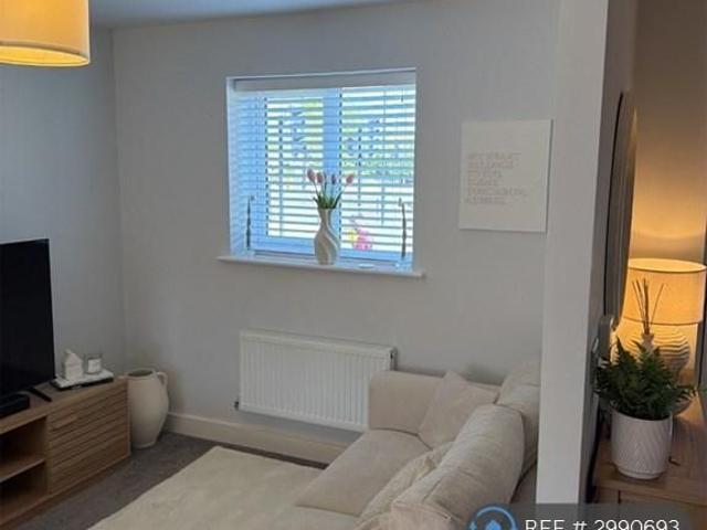 2 bedroom semi detached house to rent