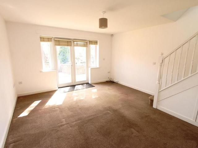 2 bedroom semi detached house to rent