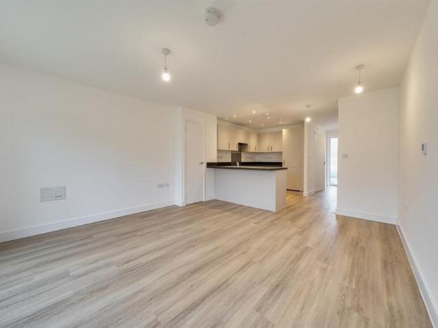2 bedroom semi detached house to rent