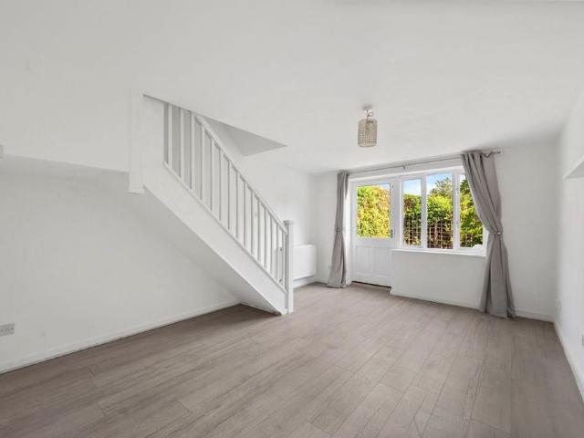 2 bedroom semi detached house to rent