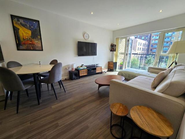 2 bedroom semi detached house to rent