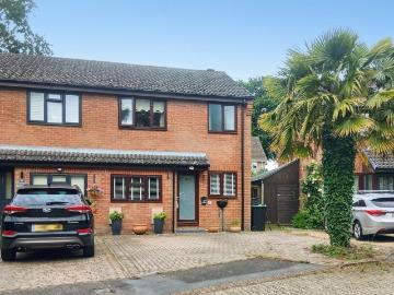 2 bedroom semi detached house to rent
