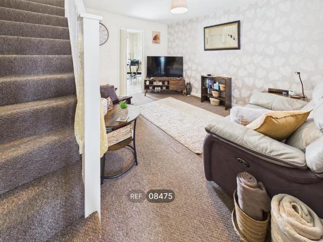 2 bedroom semi detached house to rent