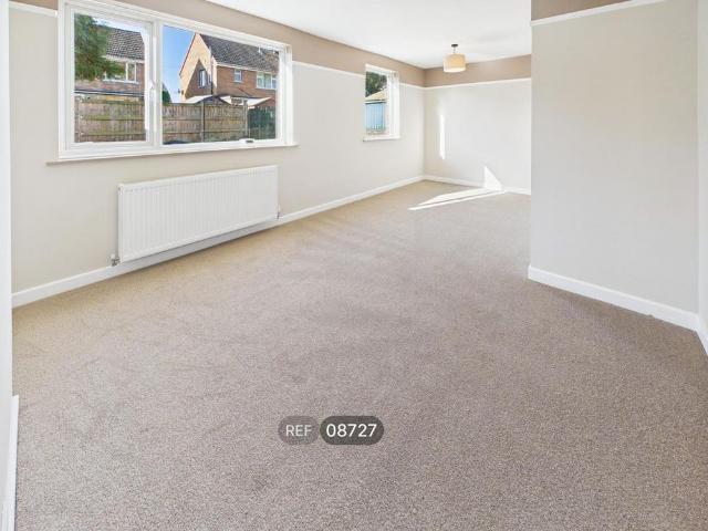 2 bedroom semi detached house to rent