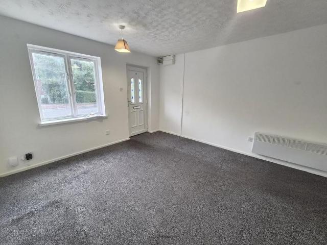 2 bedroom semi detached house to rent