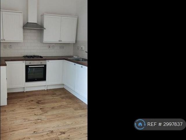 2 bedroom semi detached house to rent