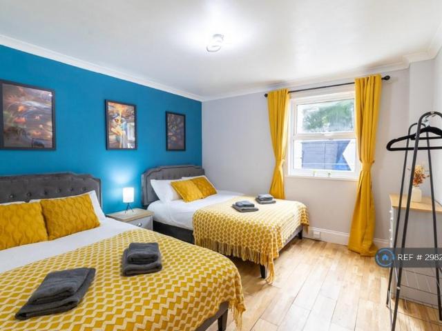 2 bedroom semi detached house to rent