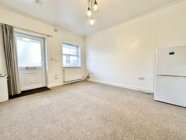 2 bedroom semi detached house to rent