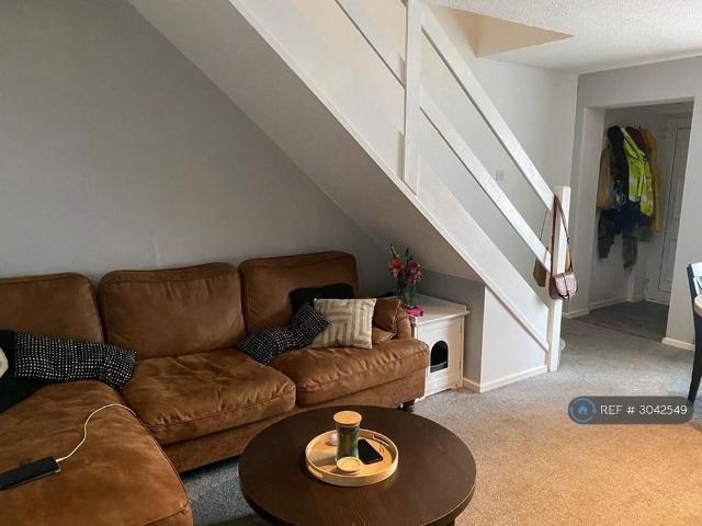 2 bedroom semi detached house to rent
