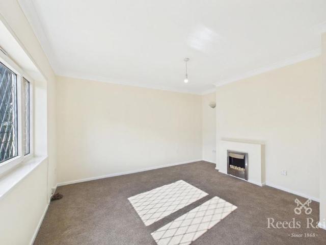2 bedroom semi detached house to rent