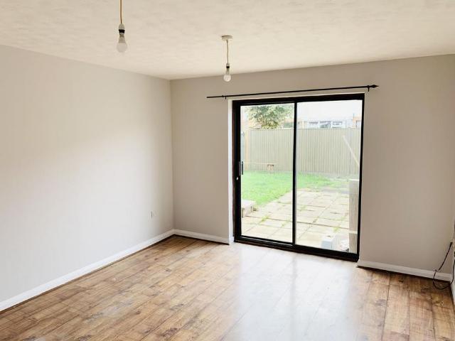 2 bedroom semi detached house to rent