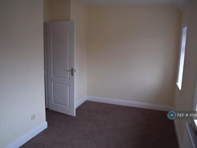 2 bedroom semi detached house to rent