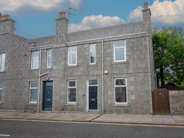 2 bedroom semi detached house to rent