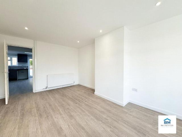 2 bedroom semi detached house to rent