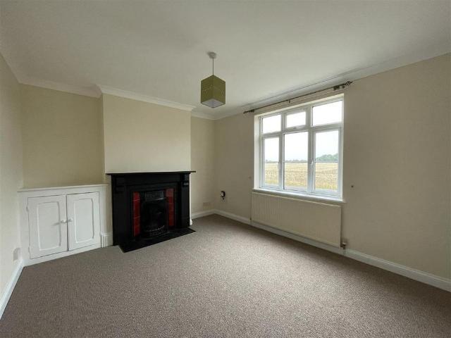 2 bedroom semi detached house to rent