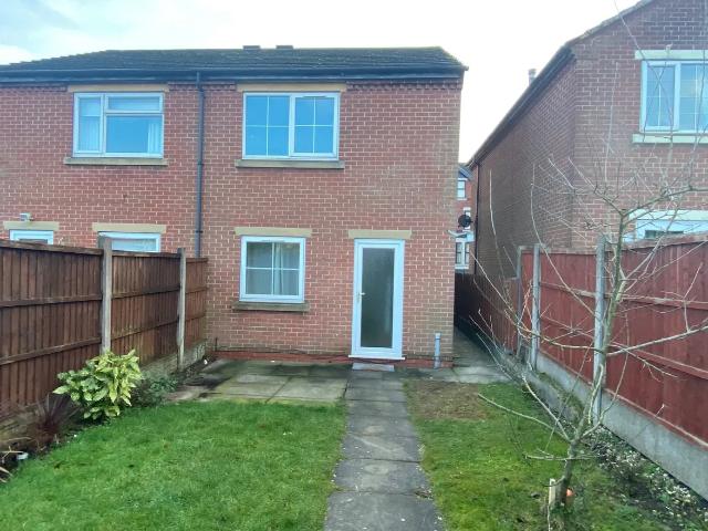 2 bedroom semi detached house to rent