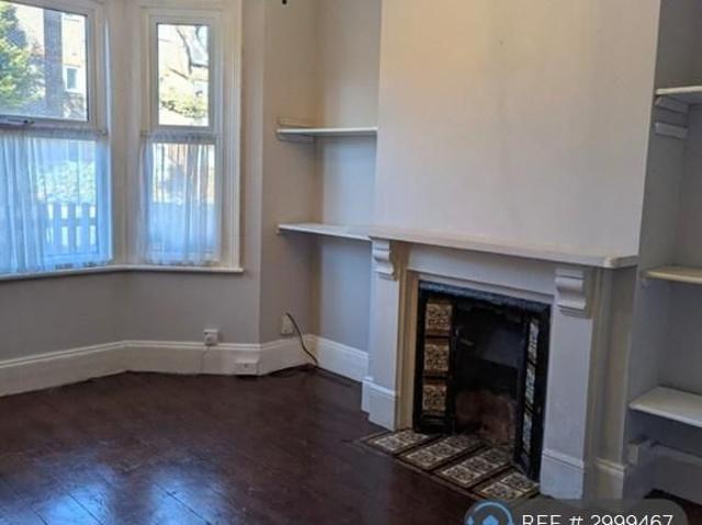 2 bedroom semi detached house to rent