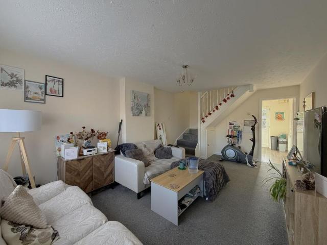 2 bedroom semi detached house to rent