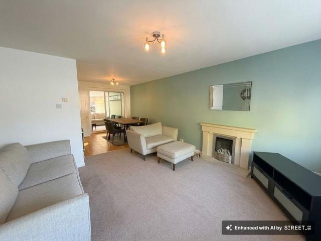2 bedroom semi detached house to rent