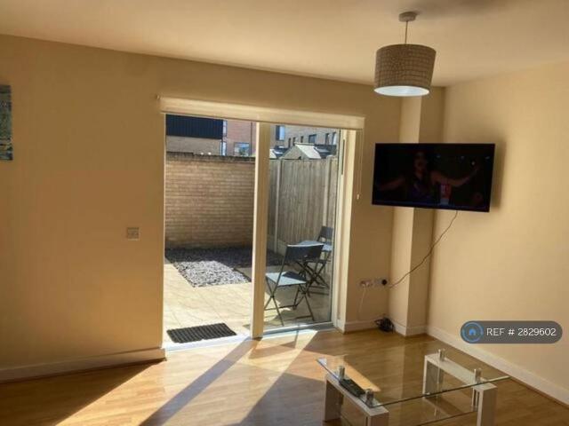 2 bedroom semi detached house to rent