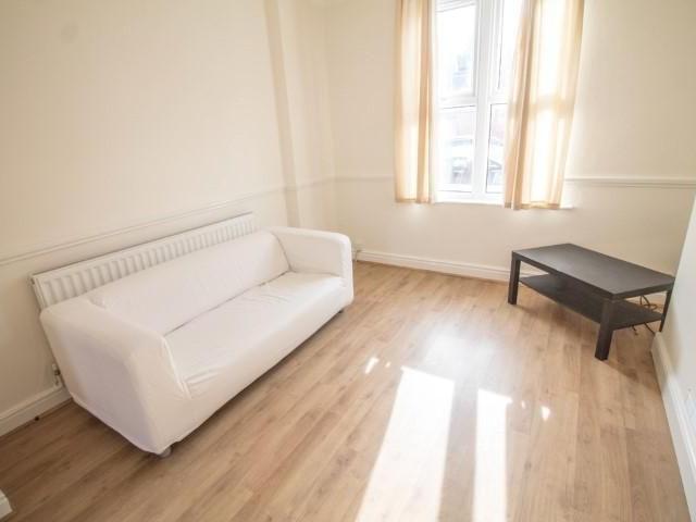 2 bedroom semi detached house to rent