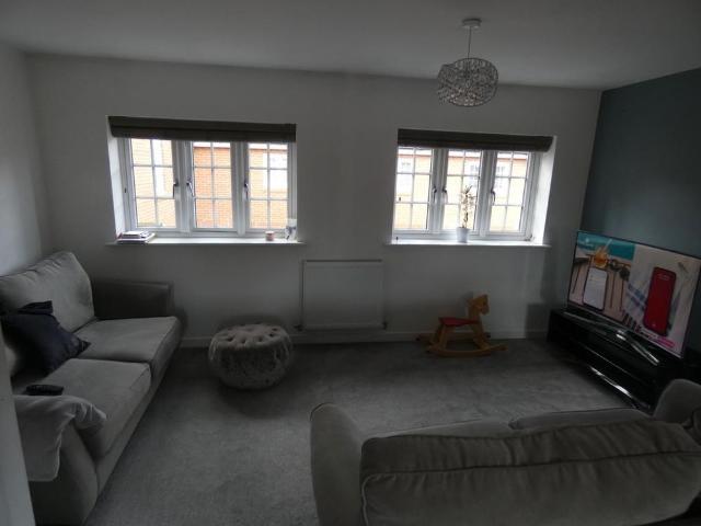 2 bedroom semi detached house to rent