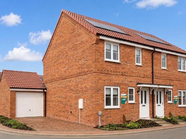 2 bedroom semi detached house to rent