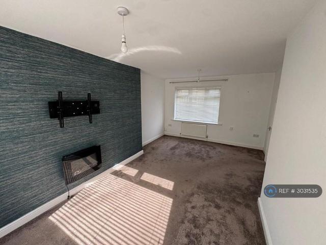 2 bedroom semi detached house to rent