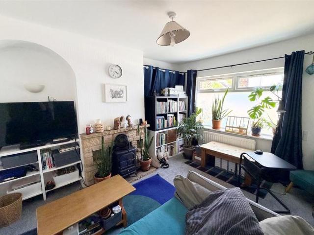 2 bedroom semi detached house to rent