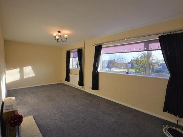 2 bedroom semi detached house to rent