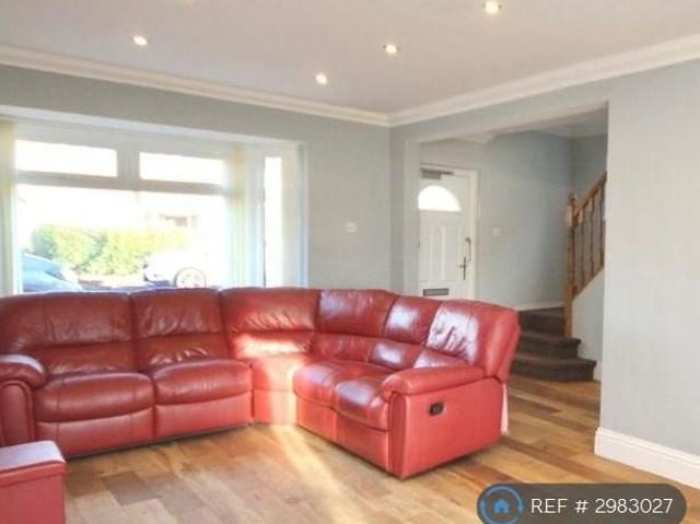 2 bedroom semi detached house to rent