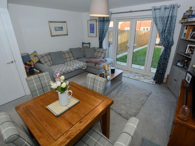 2 bedroom semi detached house to rent