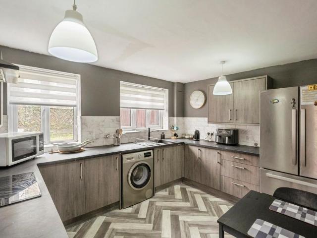 2 bedroom semi detached house to rent