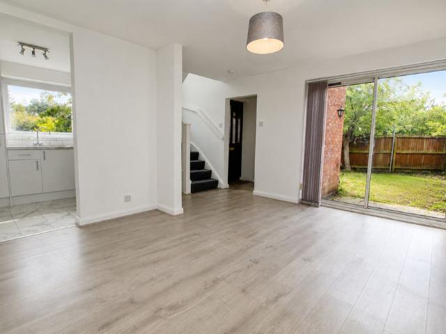 2 Bedroom Semi Detached House, Chester