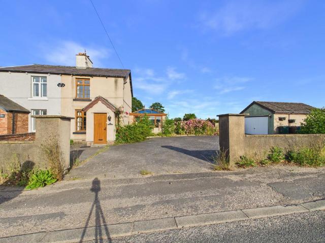 2 bedroom semi detached house for sale
