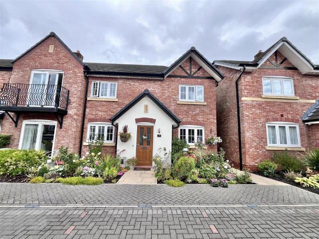 2 bedroom semi detached house for sale