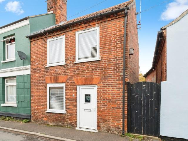 2 bedroom semi detached house for sale