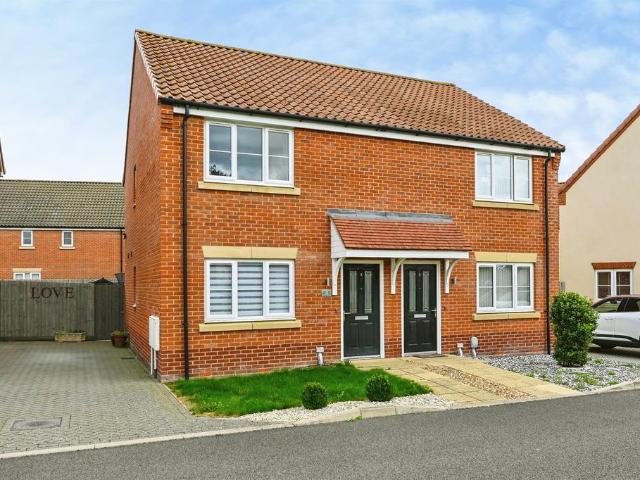 2 bedroom semi detached house for sale