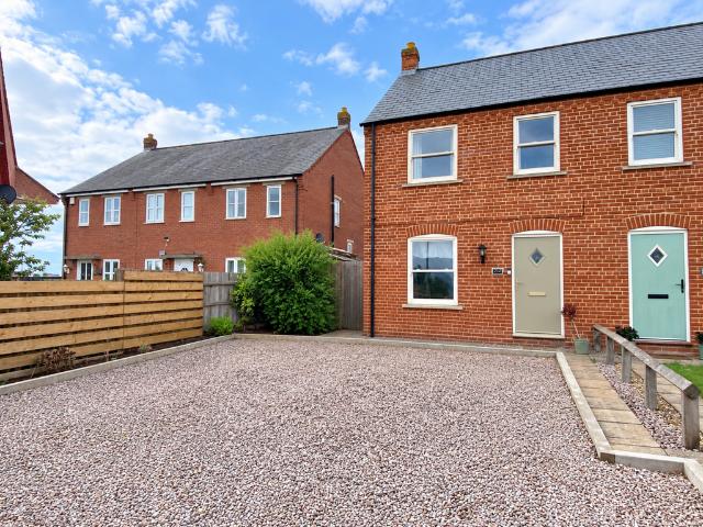 2 bedroom semi detached house for sale