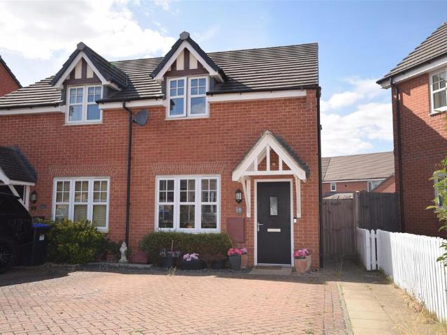 2 bedroom semi detached house for sale