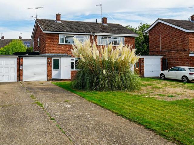2 bedroom semi detached house for sale