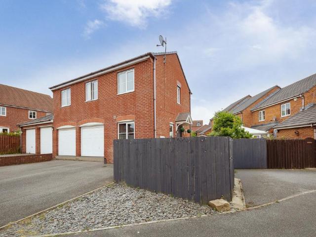 2 bedroom semi detached house for sale