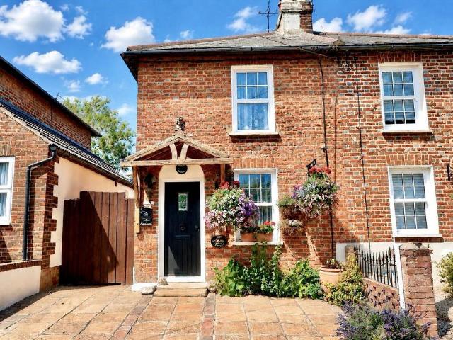 2 bedroom semi detached house for sale