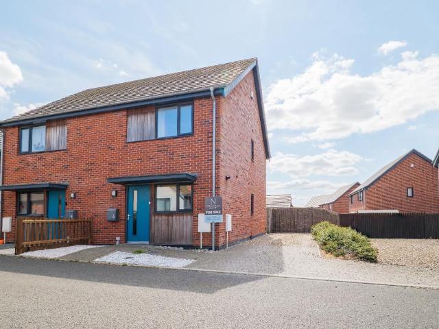 2 bedroom semi detached house for sale